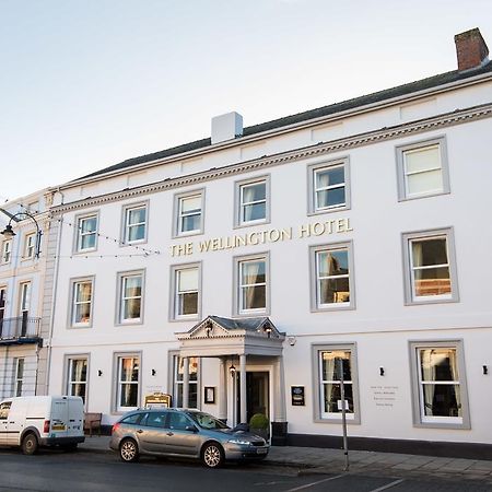 Hotel The Wellington Brecon Esterno foto