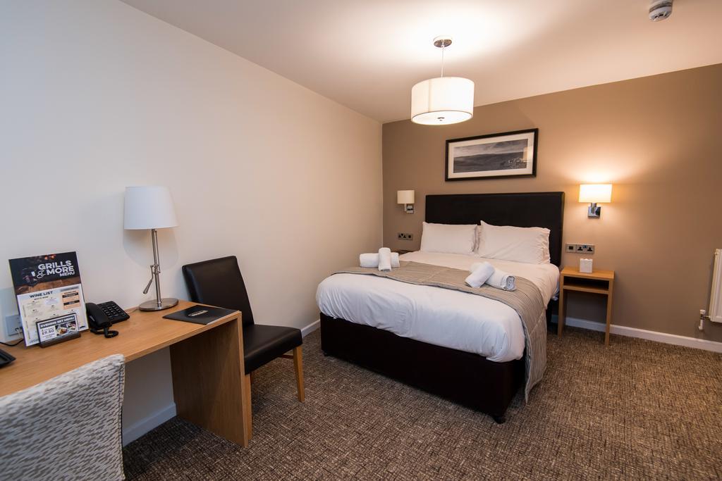 Hotel The Wellington Brecon Esterno foto