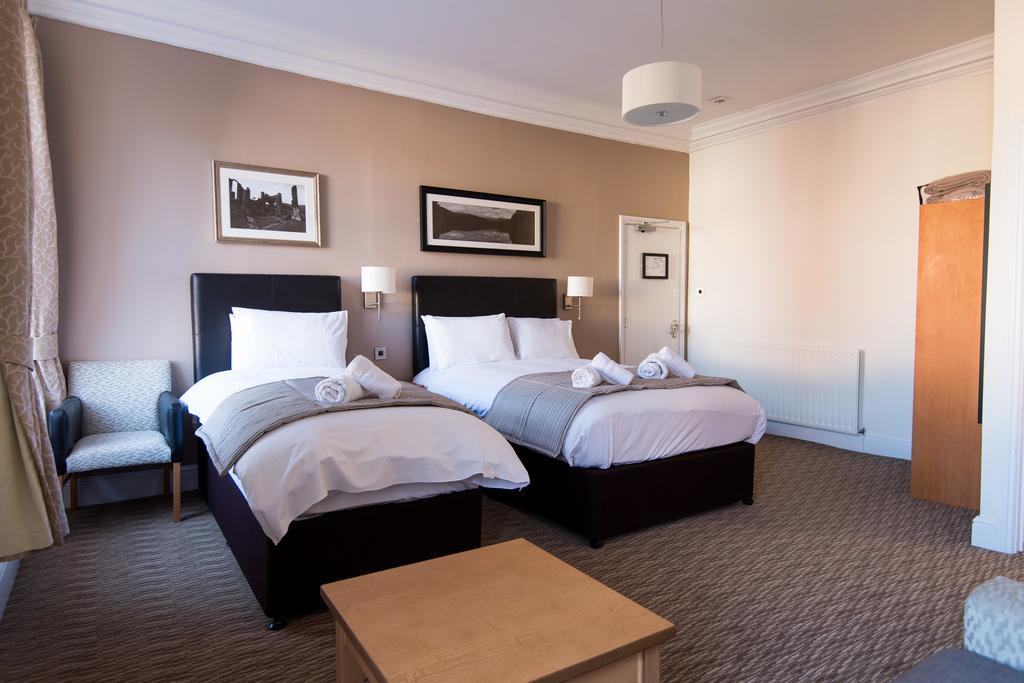 Hotel The Wellington Brecon Esterno foto