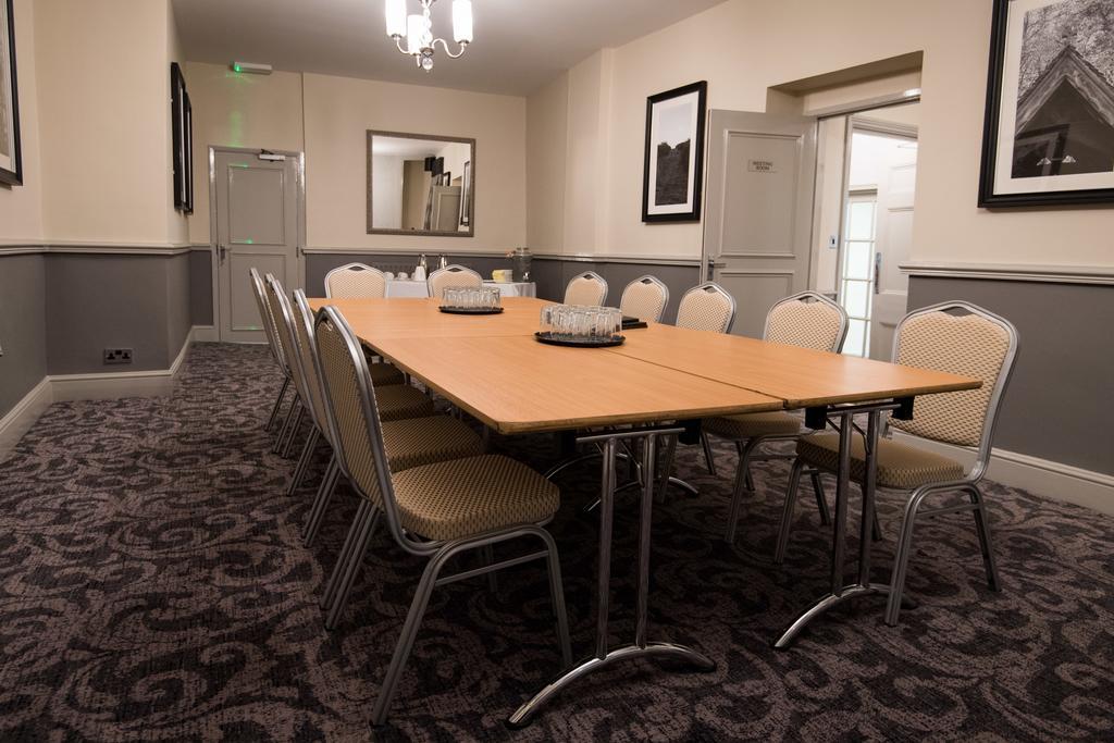Hotel The Wellington Brecon Esterno foto