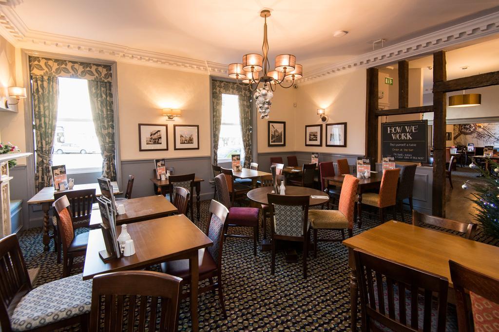 Hotel The Wellington Brecon Esterno foto