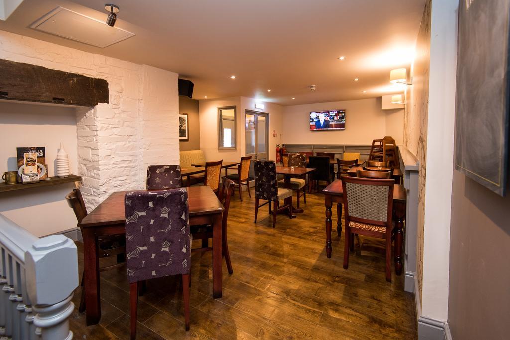 Hotel The Wellington Brecon Esterno foto