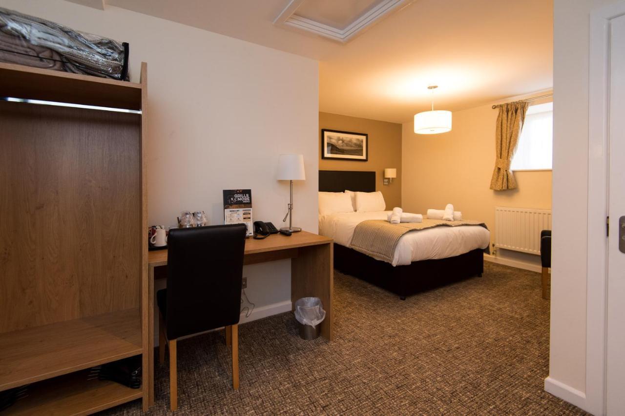 Hotel The Wellington Brecon Esterno foto