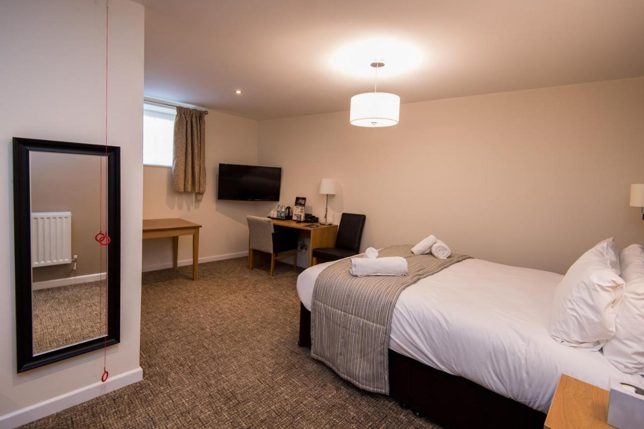 Hotel The Wellington Brecon Esterno foto