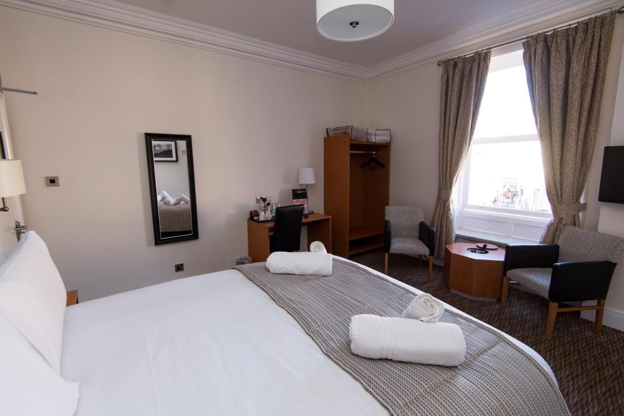 Hotel The Wellington Brecon Esterno foto