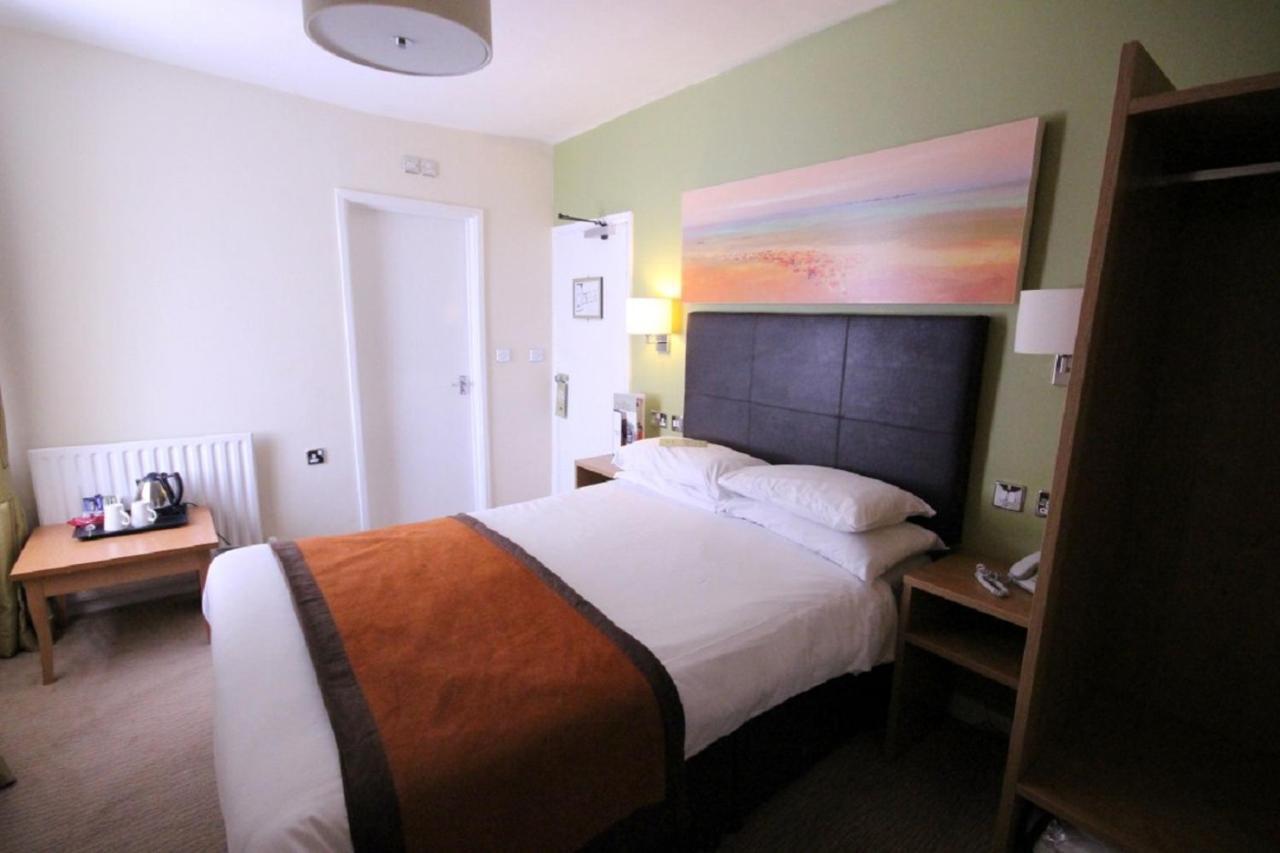 Hotel The Wellington Brecon Esterno foto