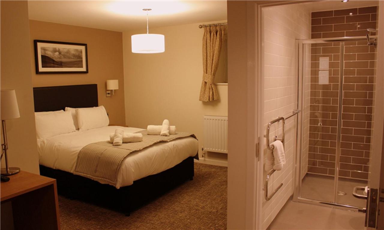 Hotel The Wellington Brecon Esterno foto